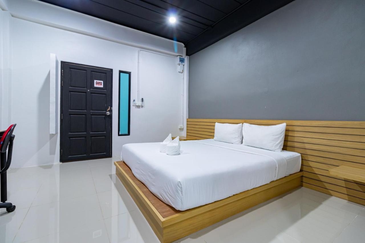 Cs Klongtoey Grand Resort Ban Yep Chaeng Bagian luar foto